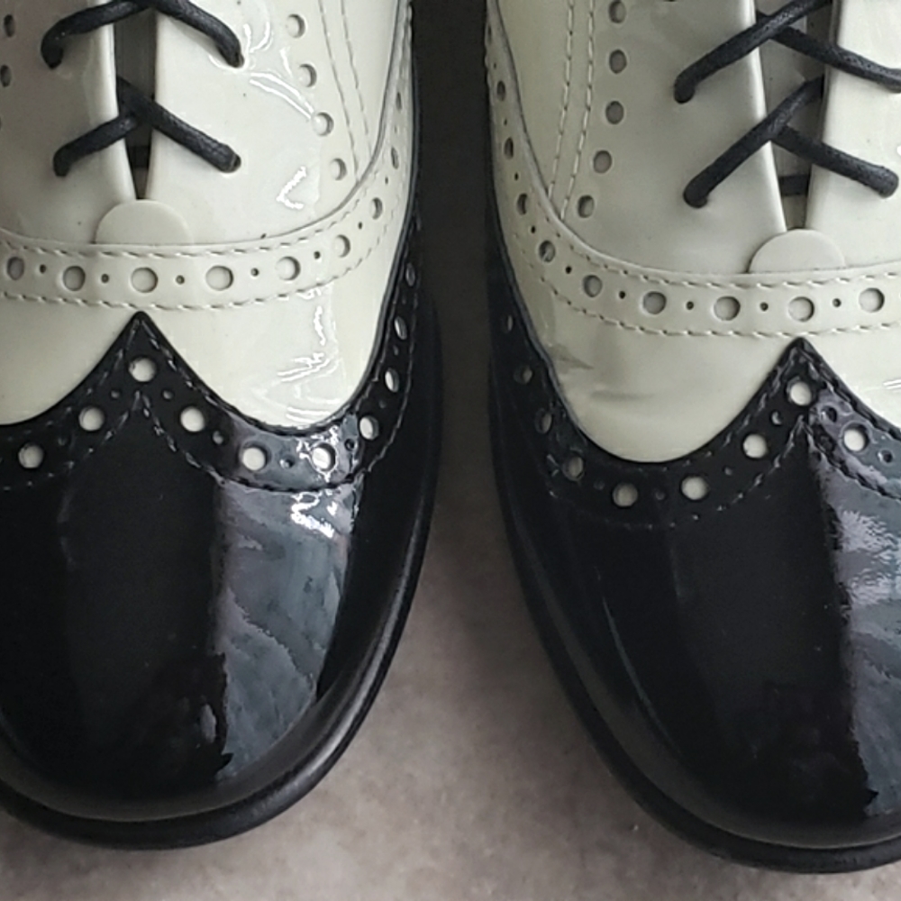 Chanel lace up patient calfskin oxford - Picture 8 of 12